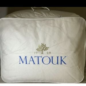 Matouk Chalet Montreux Duck Down All Season Comforter -King Size